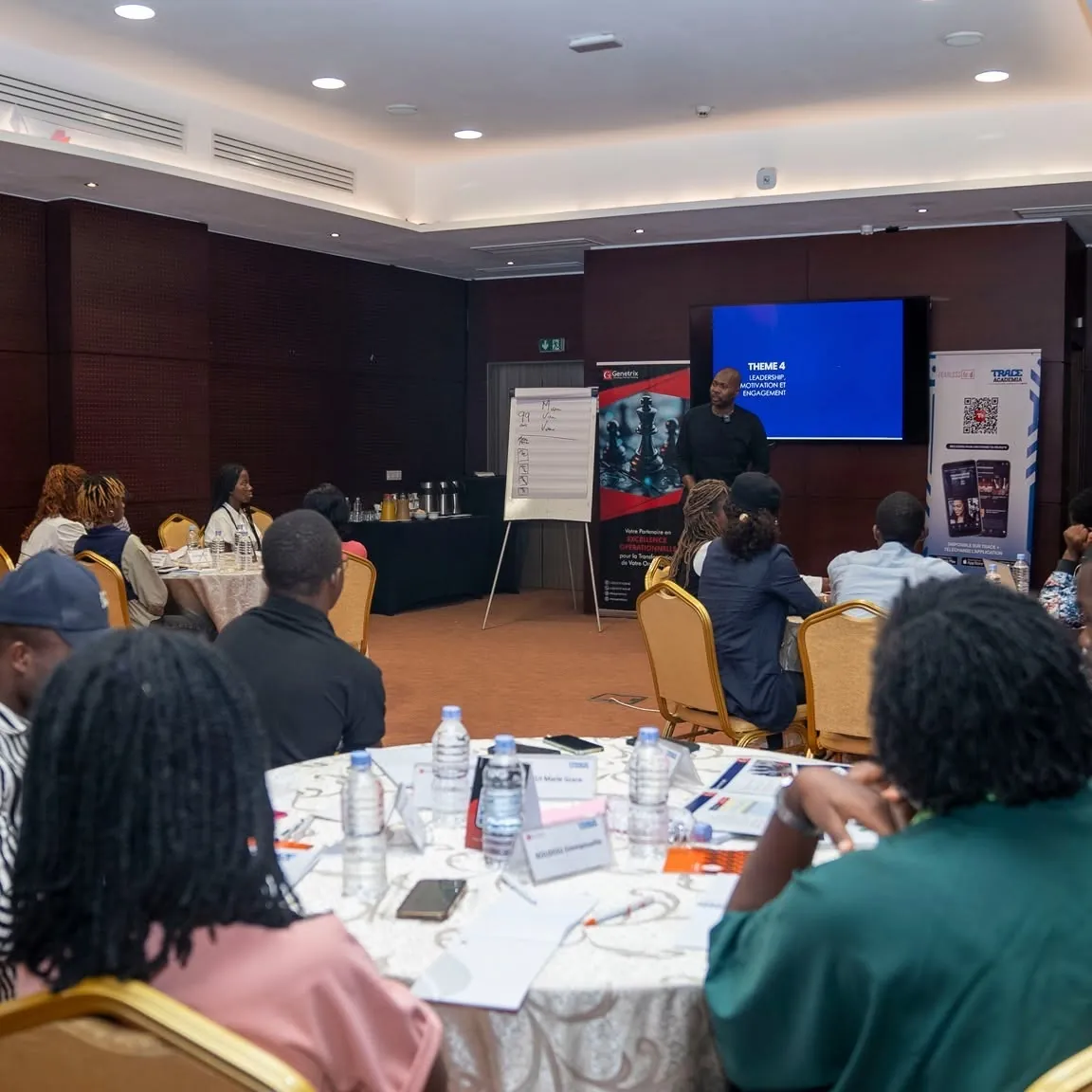 Session de travail avec les participants du bootcamp